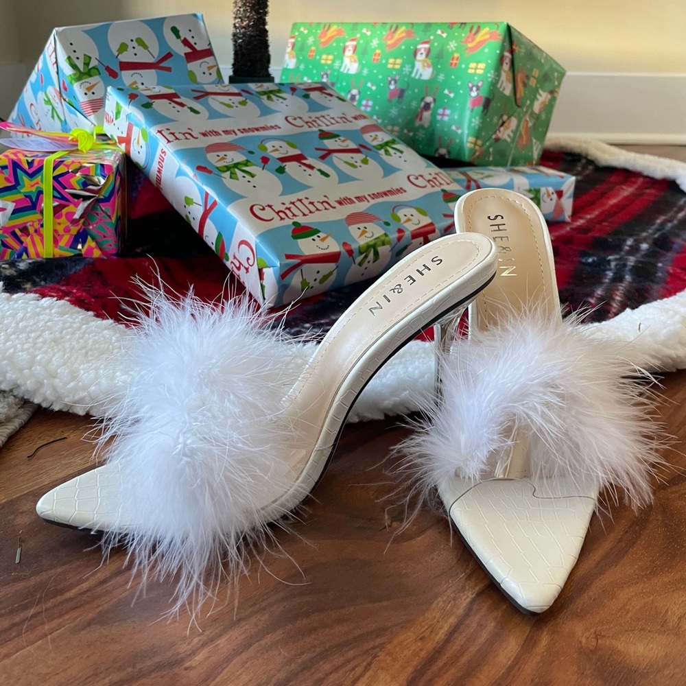 GORGEOUS Marabou “Faux Fur” Heels NWOT